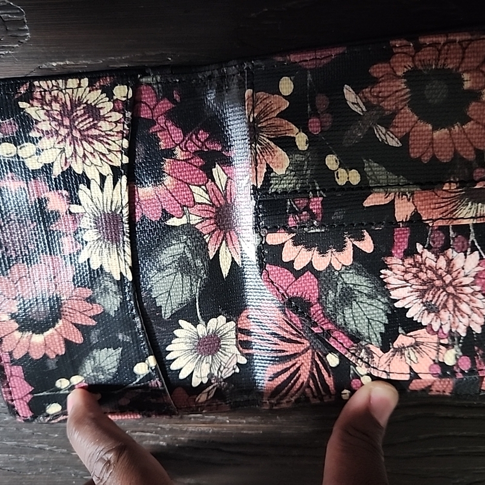 Sakroots "Graphite In Bloom" Passport Cover - Picture 2 of 2